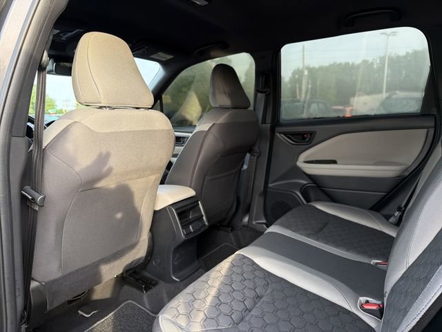 Used 2025 Subaru Forester AWD/4WD image 12