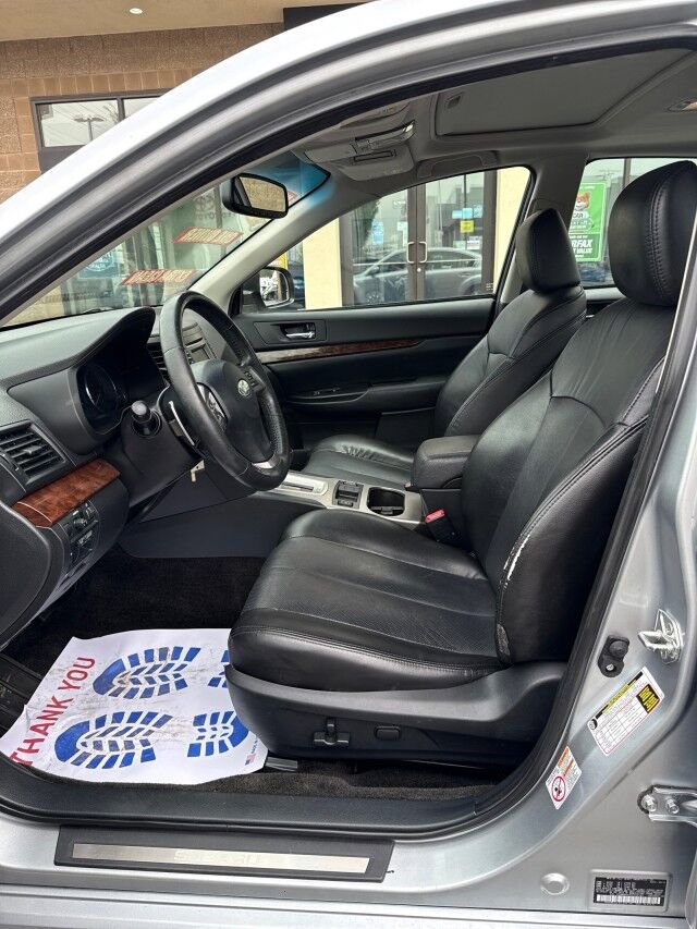 Used 2013 Subaru Legacy 3.6R Limited w/ Popular Pkg 2 AWD/4WD image 10