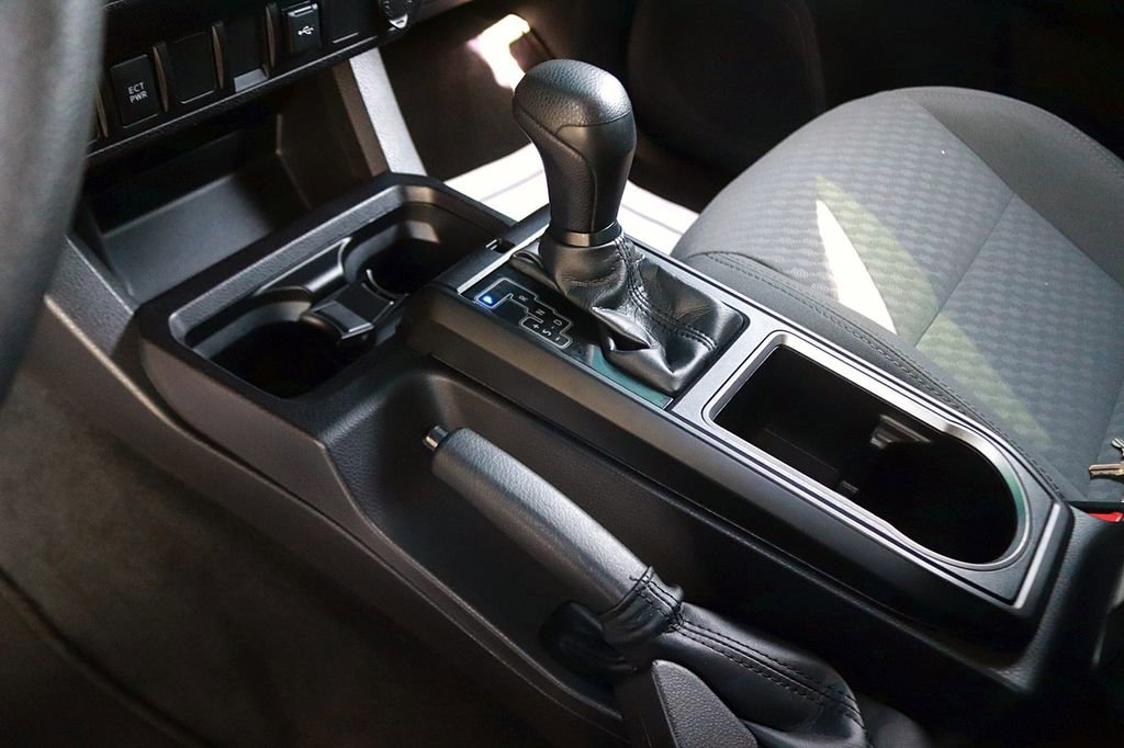Used 2022 Toyota Tacoma SR image 19