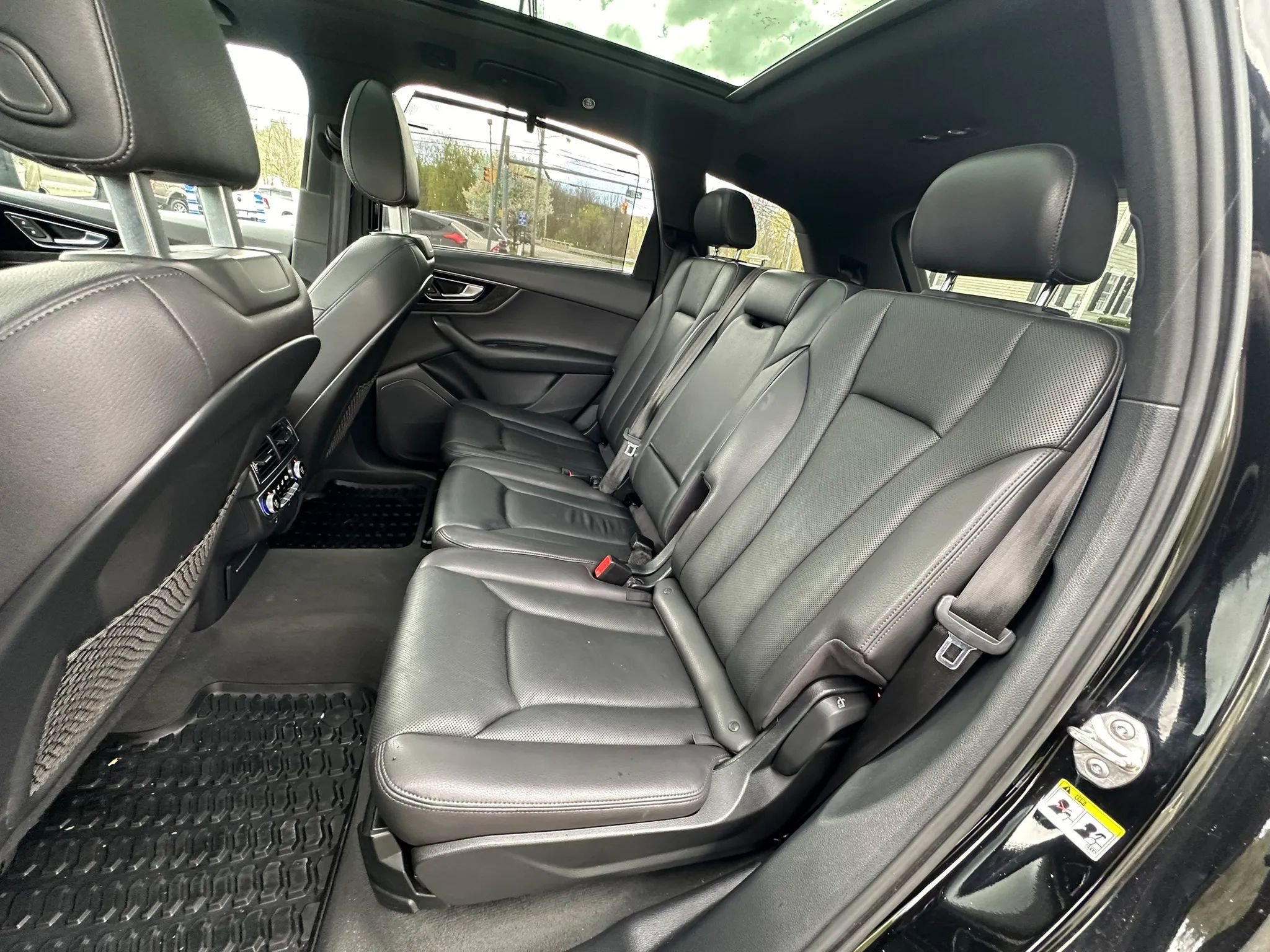 Used 2017 Audi Q7 3.0T Premium Plus w/ Premium Plus Package AWD/4WD image 26