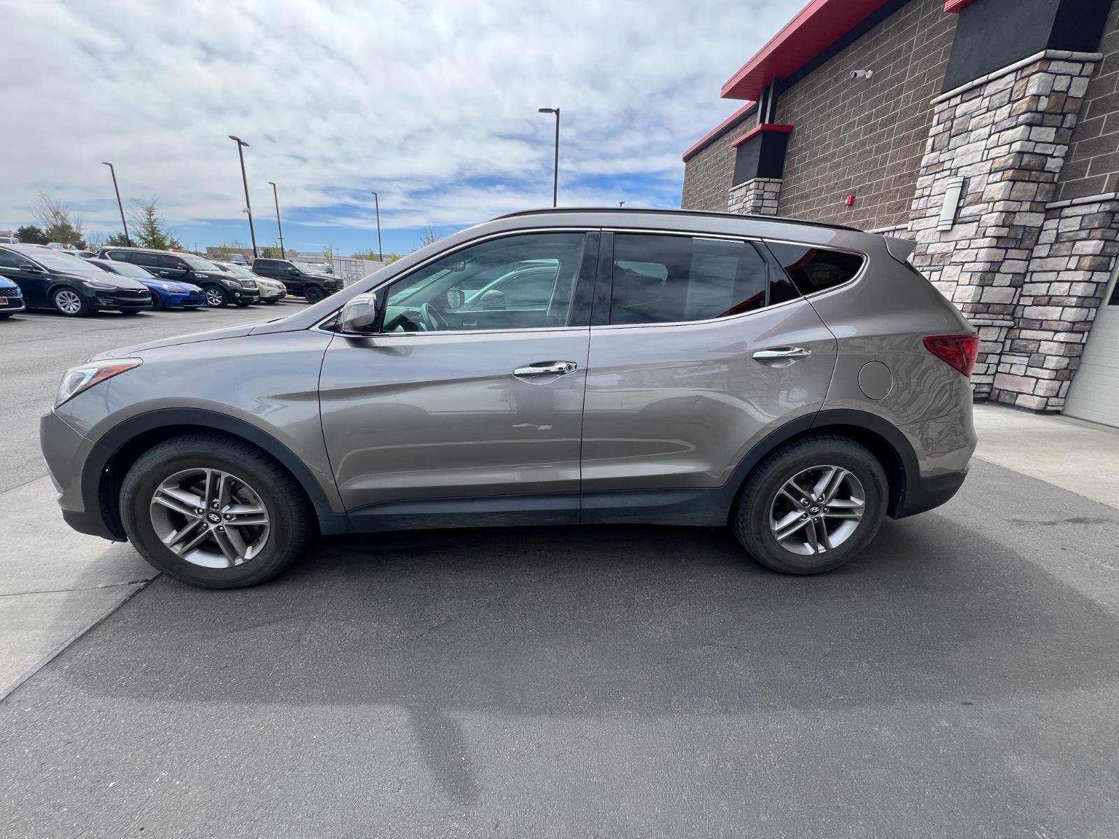 Used 2017 Hyundai Santa Fe Sport image 6
