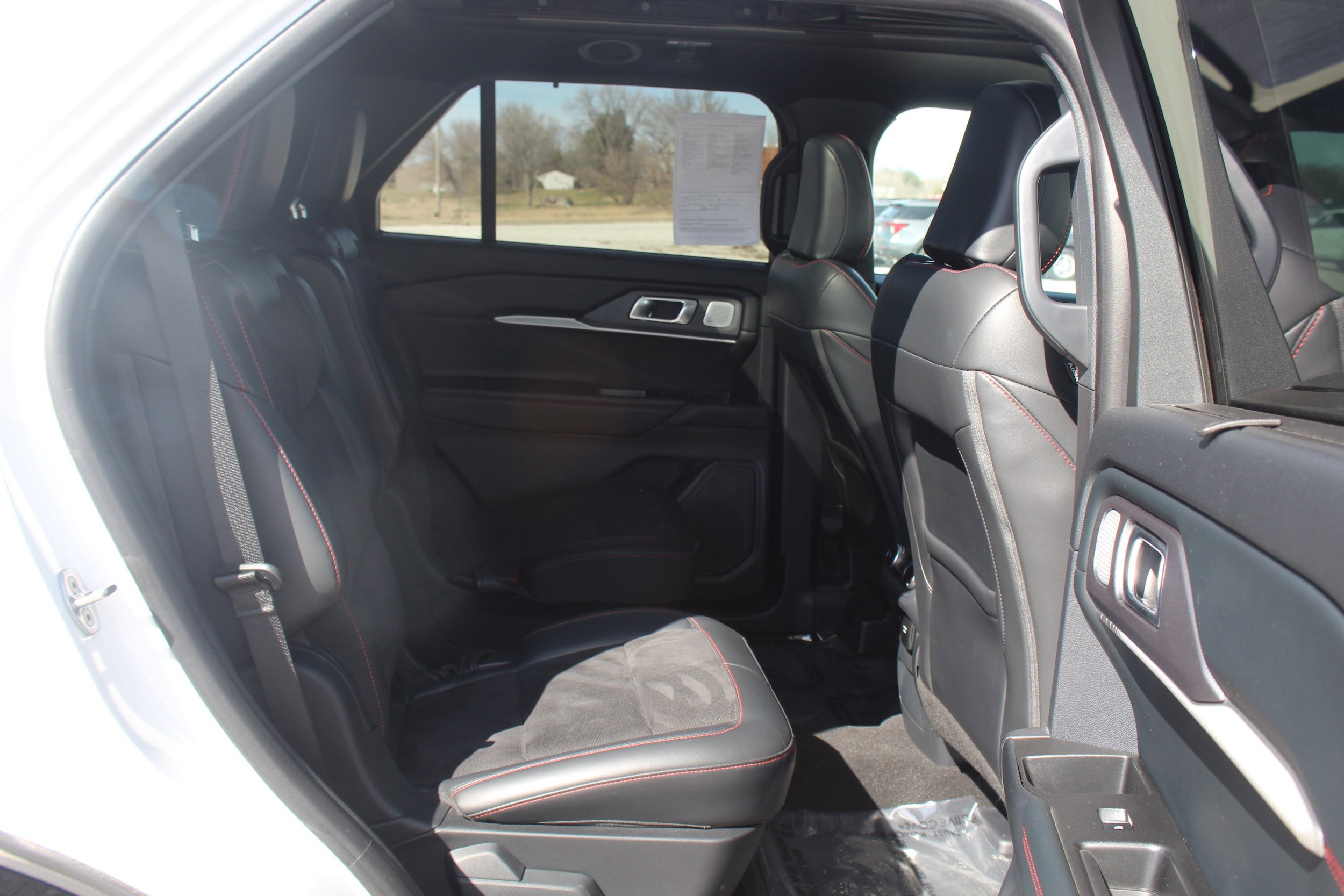 Used 2025 Ford Explorer ST image 26