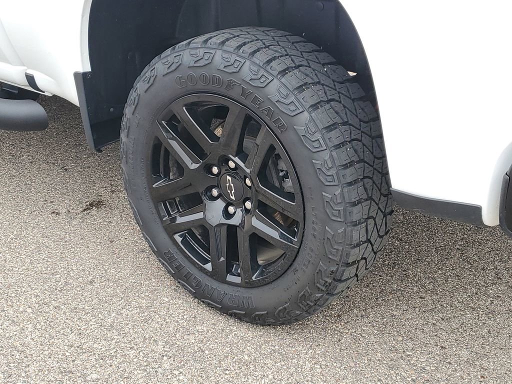 Certified 2024 Chevrolet Silverado 1500 Custom Trail Boss w/ LPO, Dark Essentials Package AWD/4WD image 35