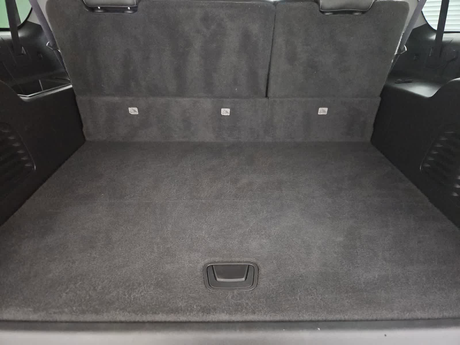 Used 2015 Chevrolet Suburban LTZ AWD/4WD image 35