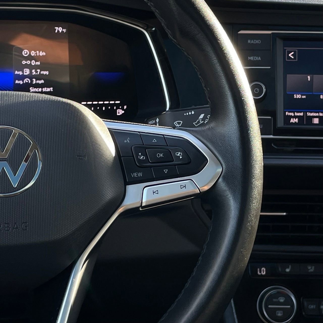 Used 2024 Volkswagen Jetta SE FWD image 15