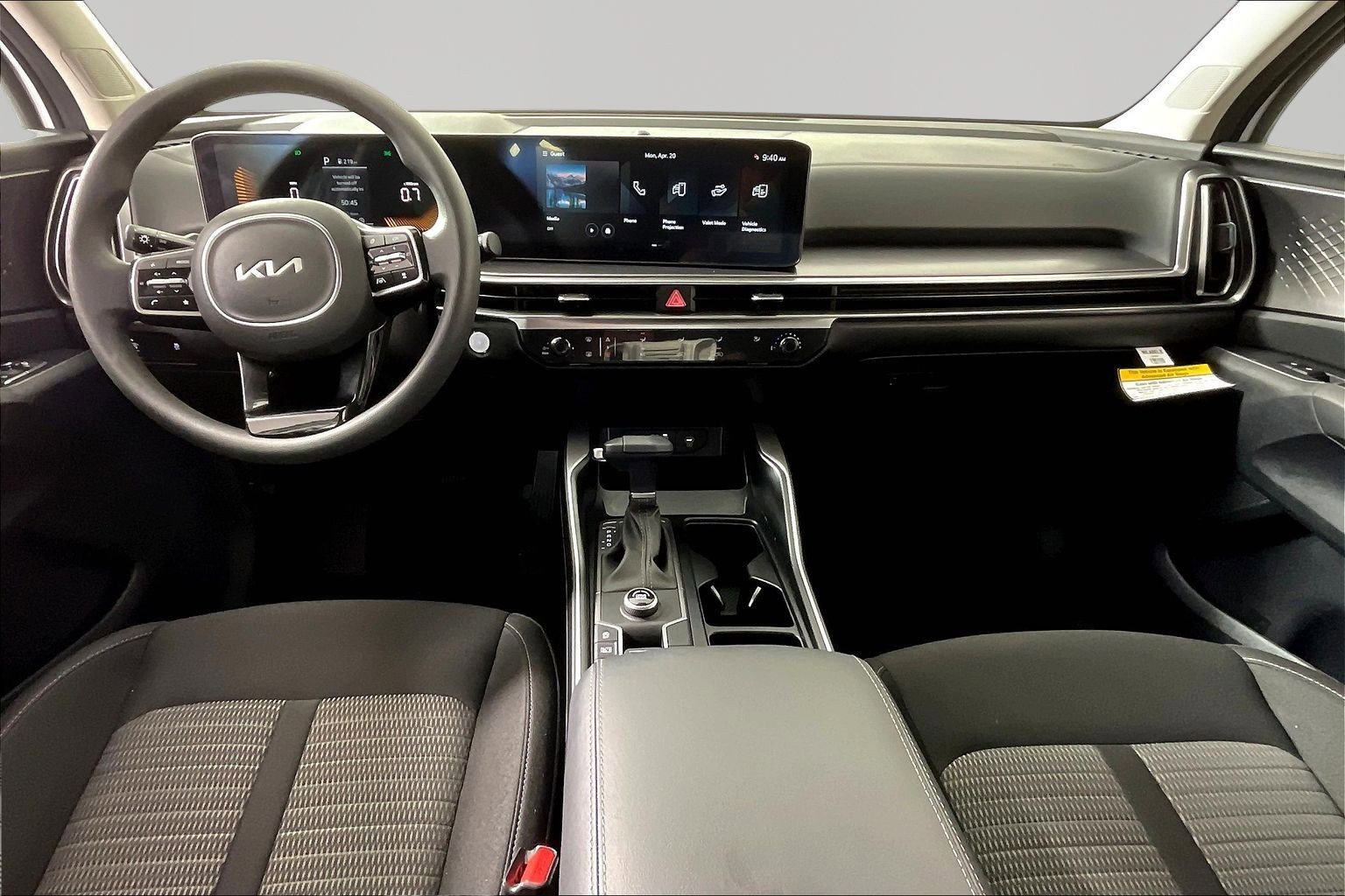 Certified 2025 Kia Sorento LX FWD image 7