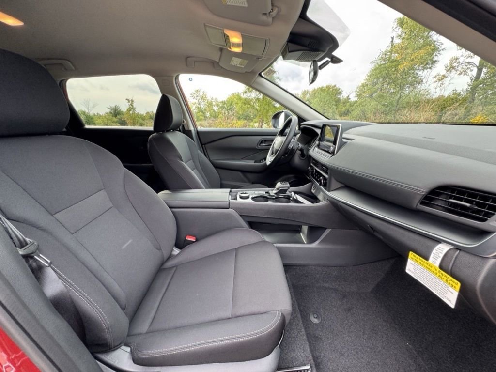 Certified 2025 Nissan Rogue S image 26