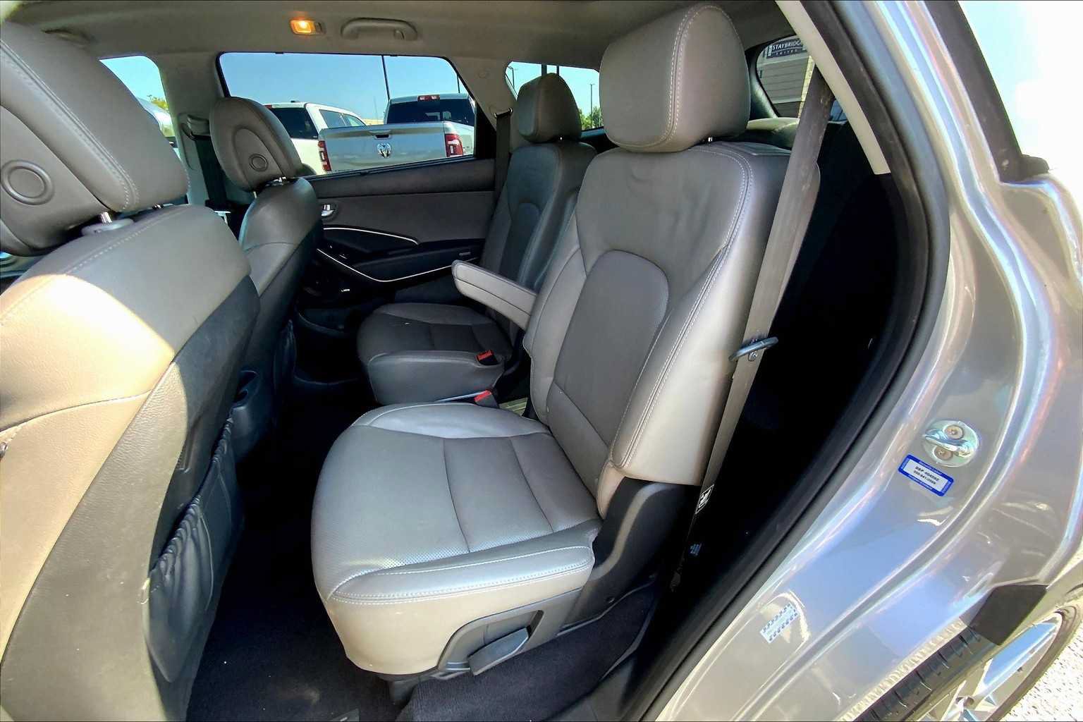 Used 2017 Hyundai Santa Fe Limited AWD/4WD image 21