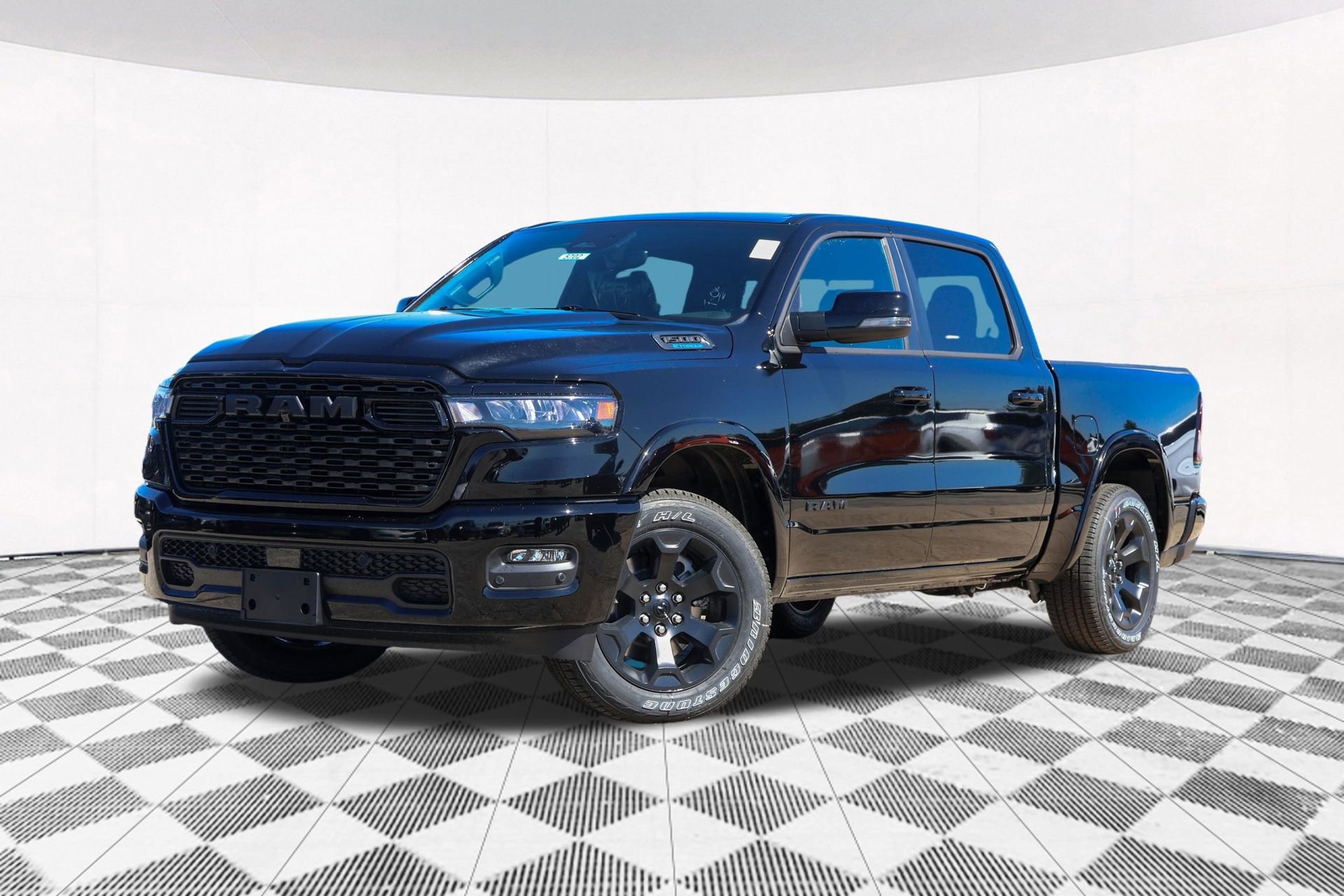 New 2026 RAM 1500 4x4 Crew Cab image 2