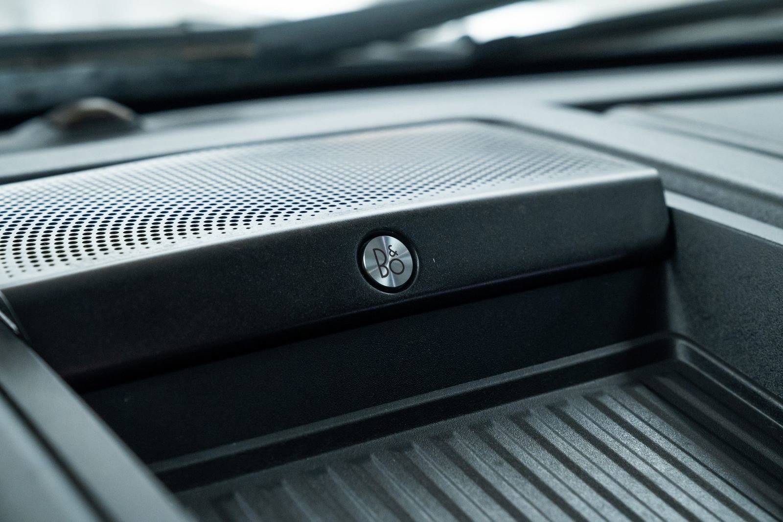 Used 2018 Ford F150 Platinum w/ FX4 Off-Road Package image 14