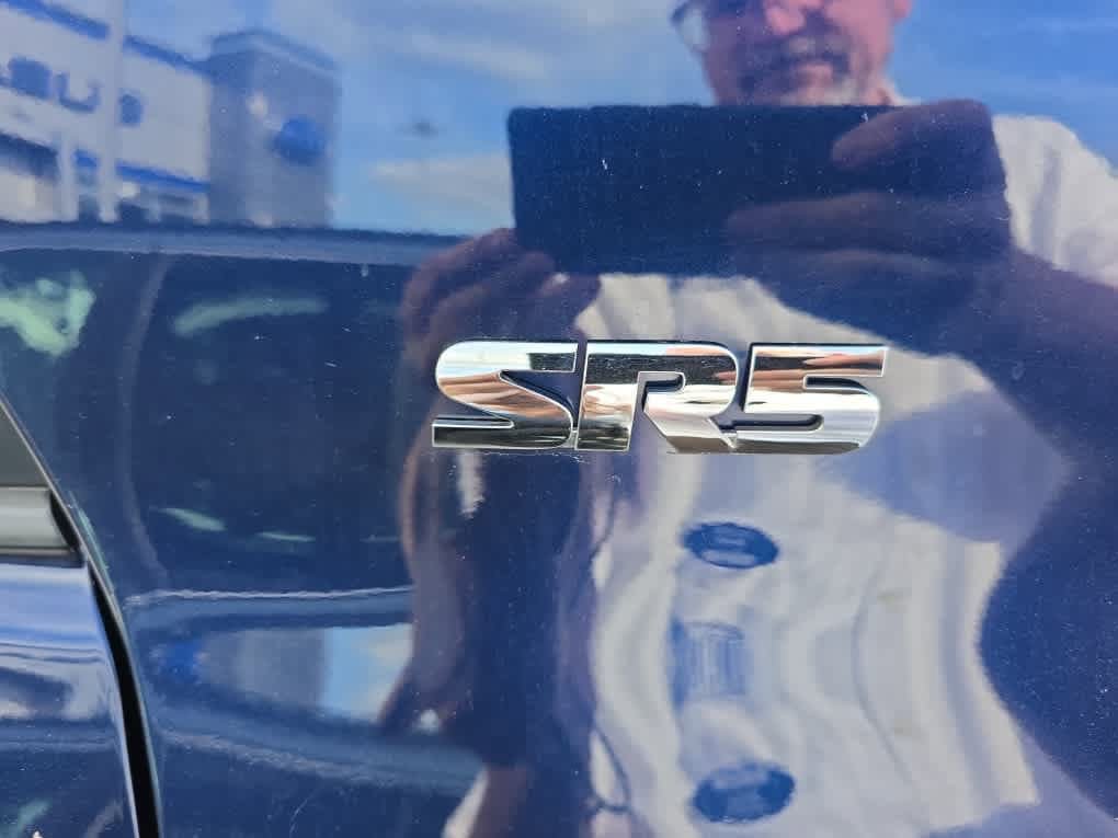 Used 2022 Toyota 4Runner SR5 Premium w/ Moonroof Package AWD/4WD image 2