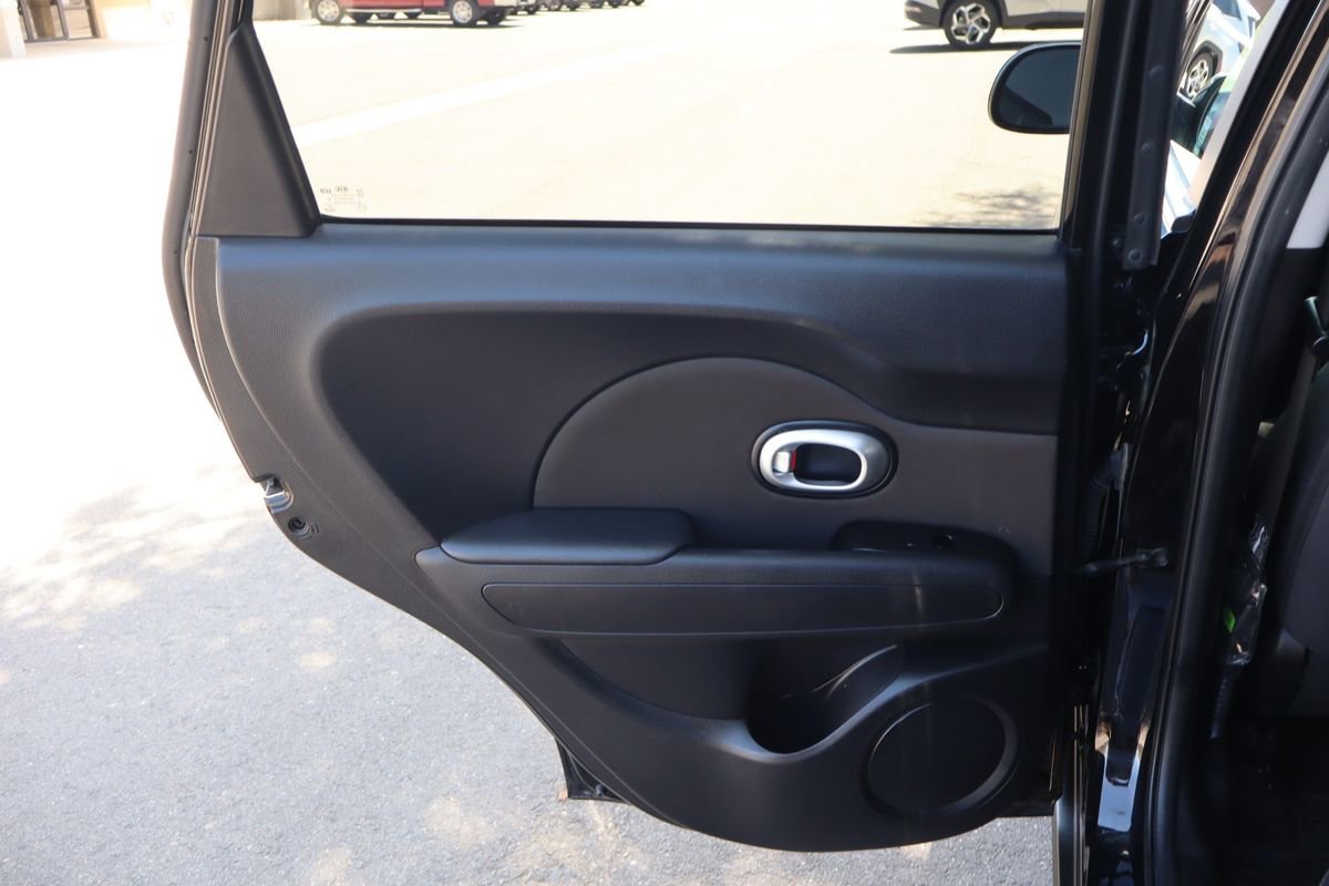 Used 2016 Kia Soul FWD image 24