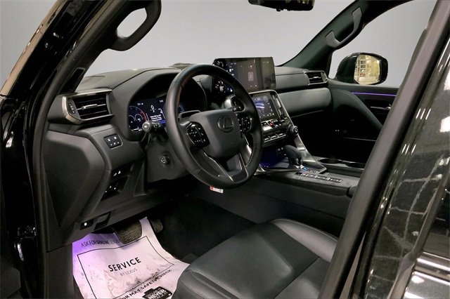 Used 2025 Lexus LX 700h Overtrail image 11