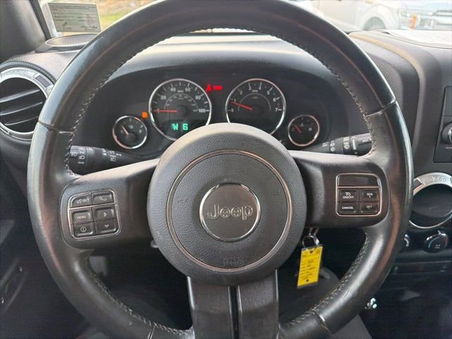 Used 2017 Jeep Wrangler Unlimited Sahara w/ Connectivity Group image 15