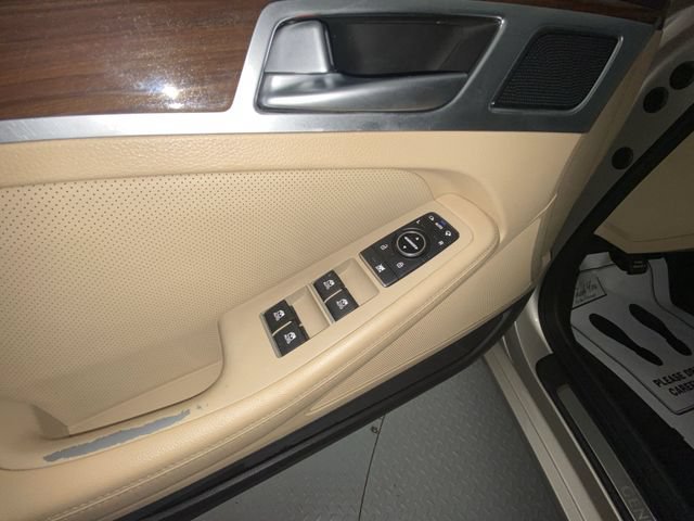 Used 2015 Hyundai Genesis 3.8 RWD image 13