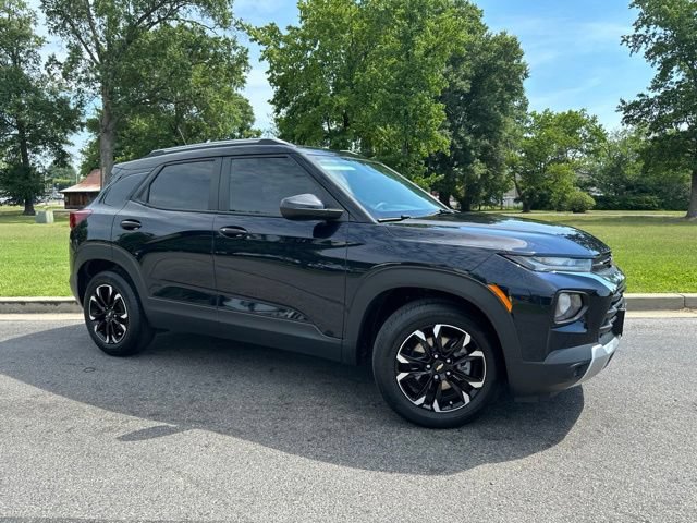 Used 2021 Chevrolet TrailBlazer LT w/ Sun and Liftgate Package AWD/4WD image 2