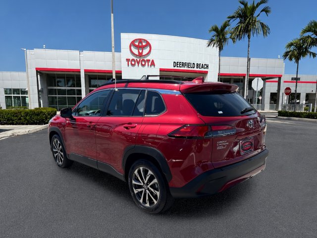 Used 2023 Toyota Corolla Cross XLE w/ Convenience Package AWD/4WD image 5