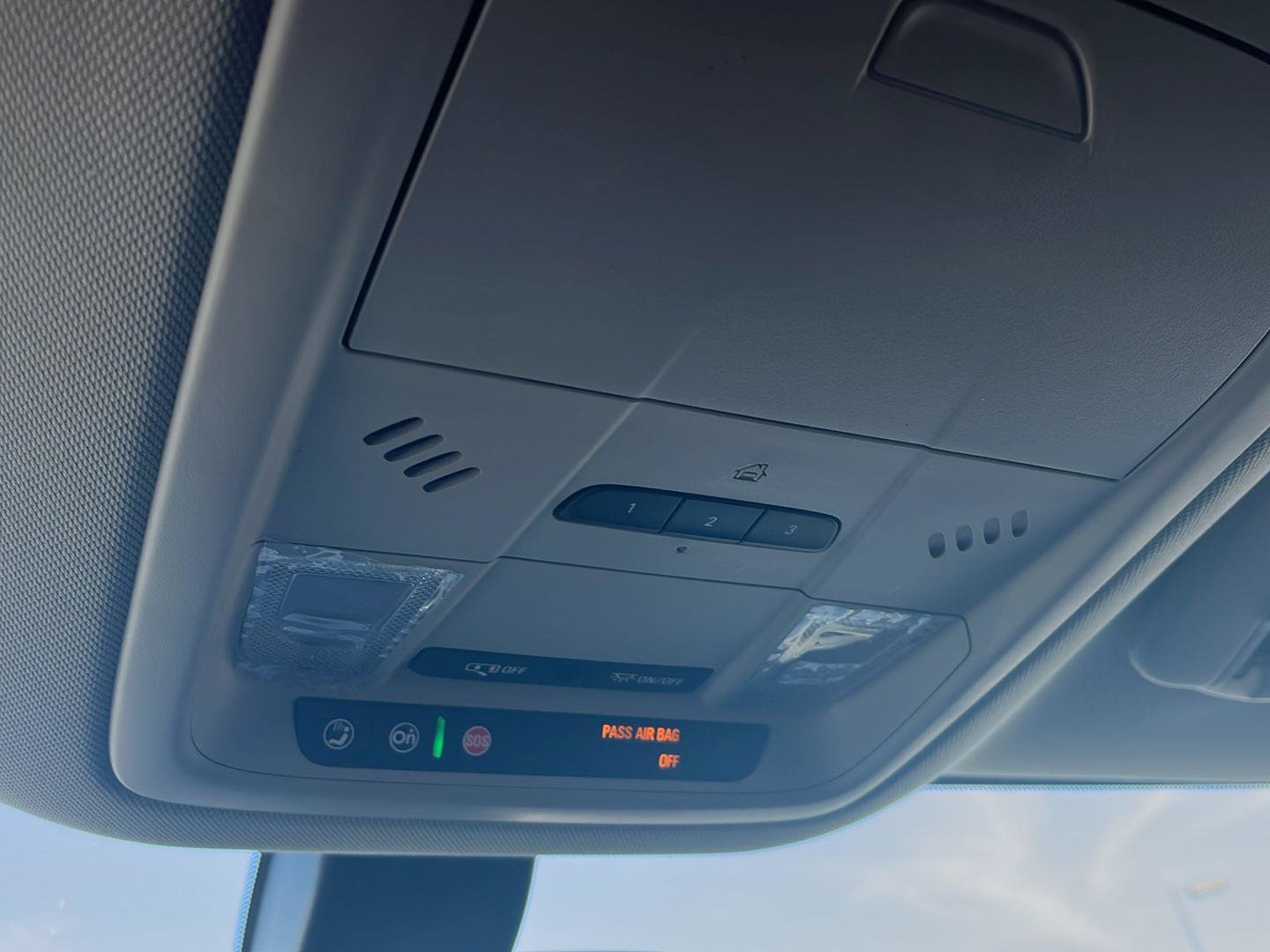 Used 2019 Buick Enclave Essence AWD/4WD image 18