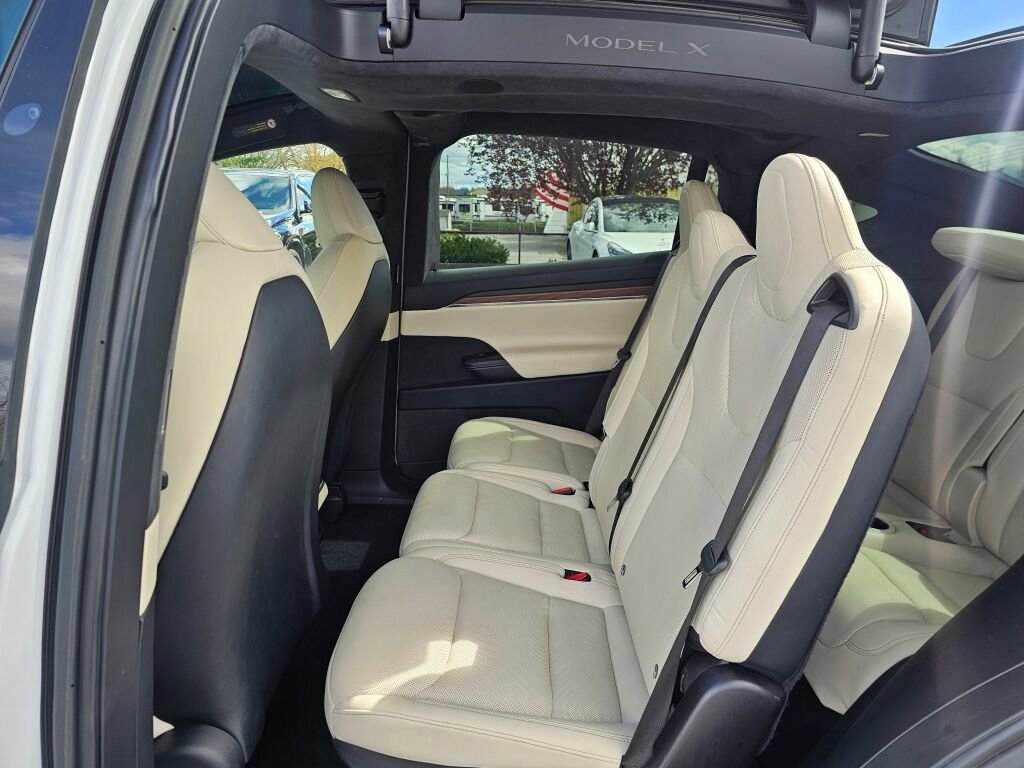 Used 2022 Tesla Model X image 20