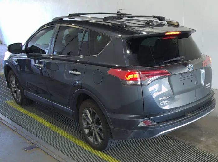 Used 2018 Toyota RAV4 Limited w/ Advanced Technology Package AWD/4WD image 3