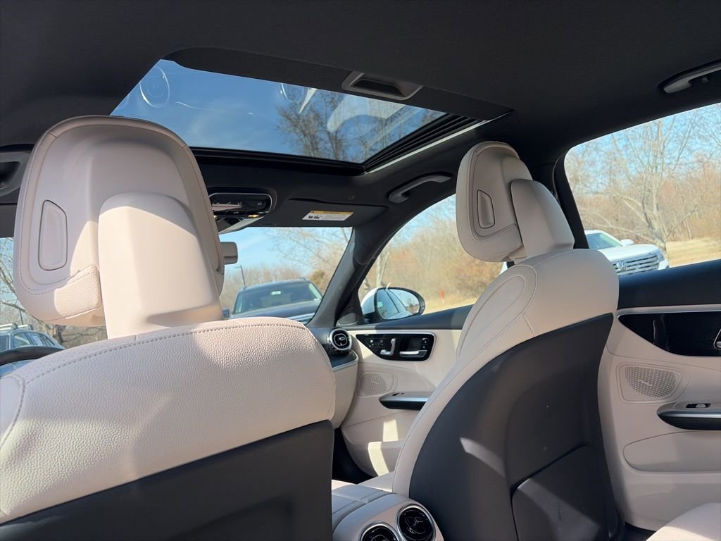 Used 2025 Mercedes-Benz C 300 4MATIC Sedan image 26