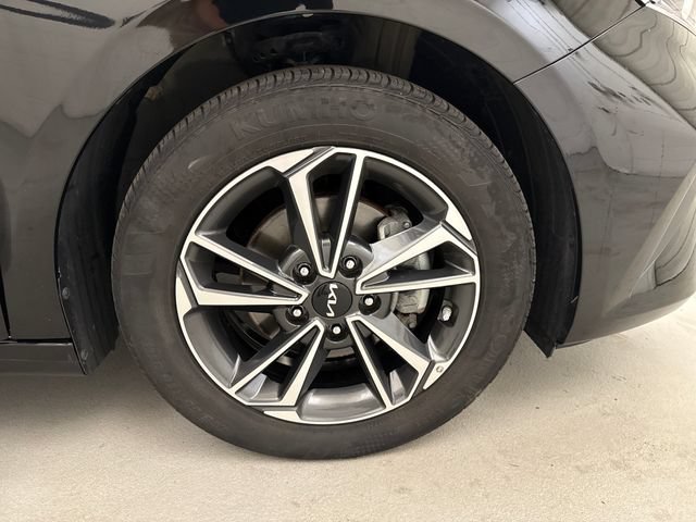 Used 2023 Kia Forte LXS FWD image 25