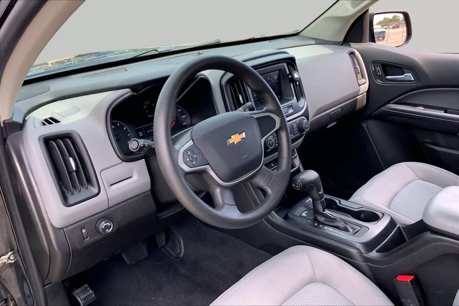 Used 2020 Chevrolet Colorado W/T w/ WT Convenience Package RWD image 17