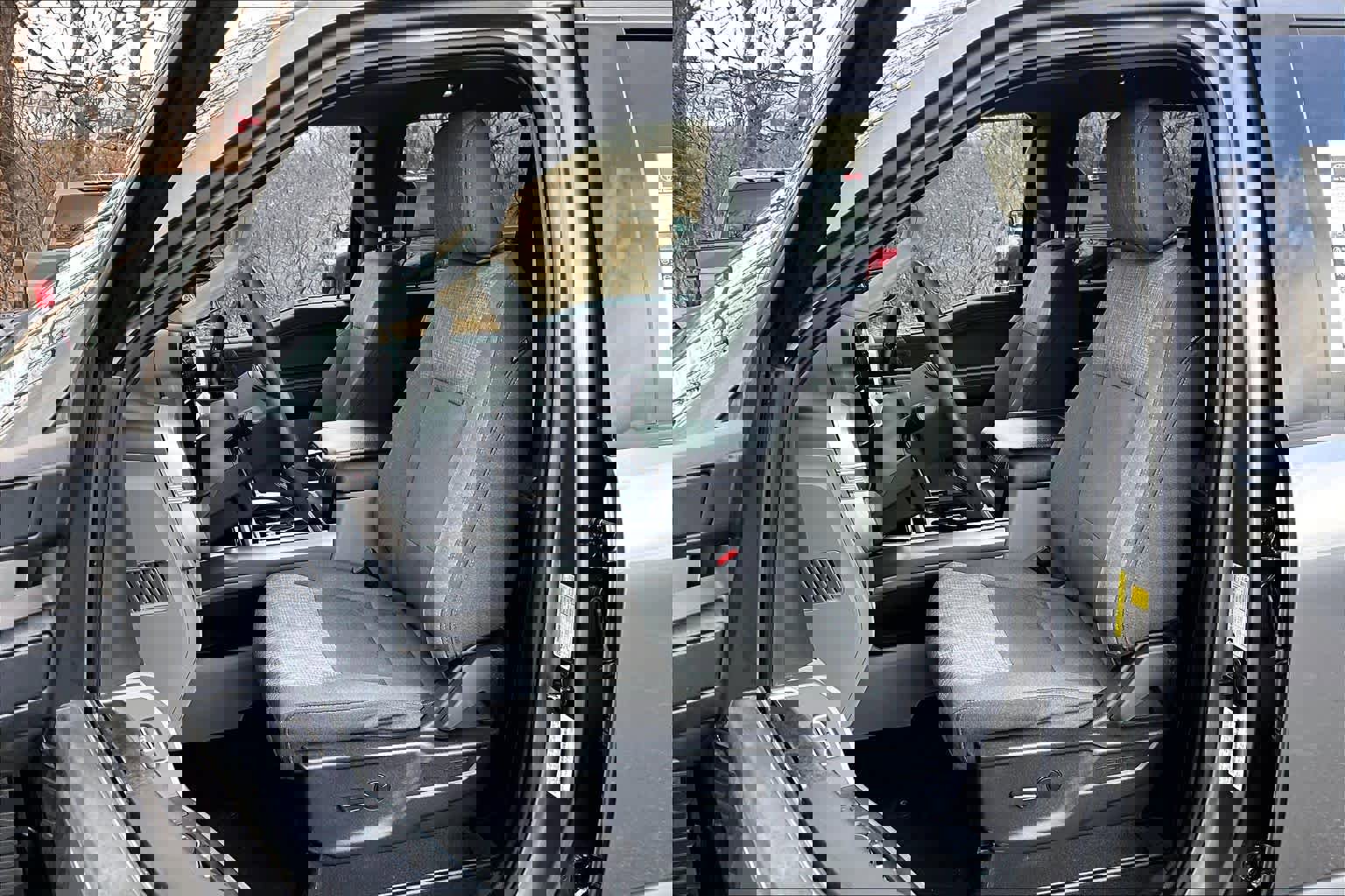 Used 2024 Ford F250 XLT w/ Black Appearance Package image 9