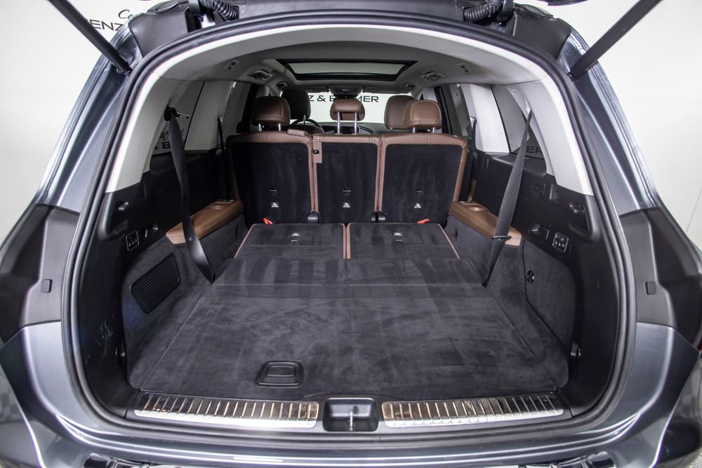 Used 2024 Mercedes-Benz GLS 450 4MATIC image 9