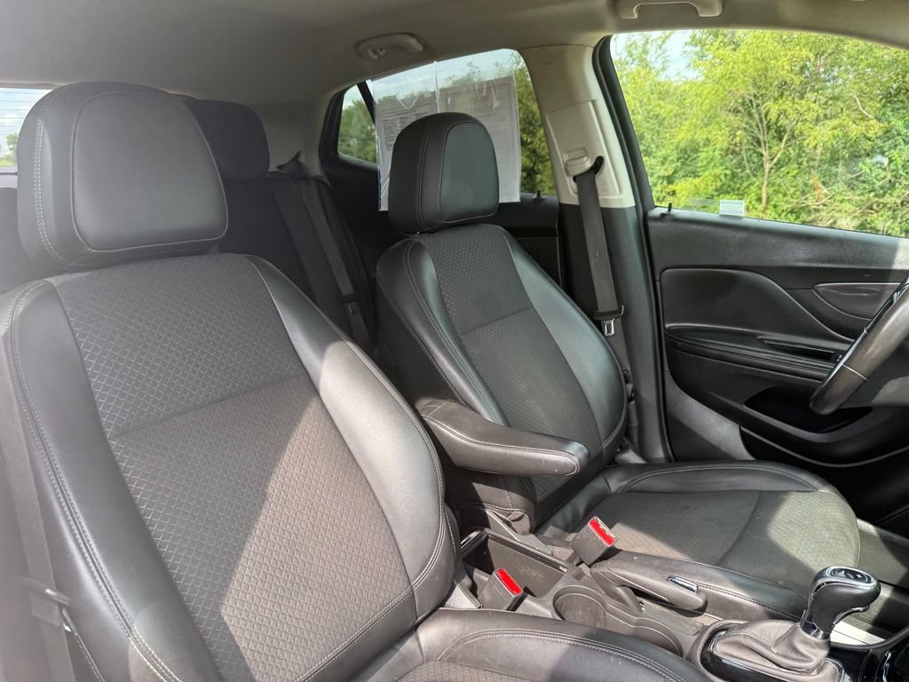 Used 2021 Buick Encore Preferred AWD/4WD image 22