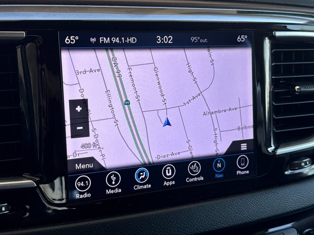Used 2018 Chrysler Pacifica Touring-L Plus FWD image 22
