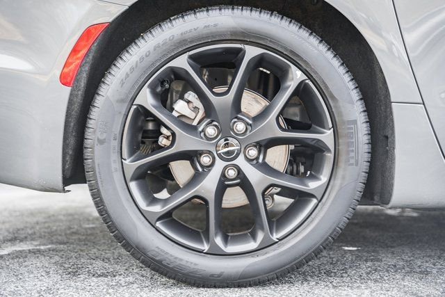 Used 2025 Chrysler Pacifica Limited image 28