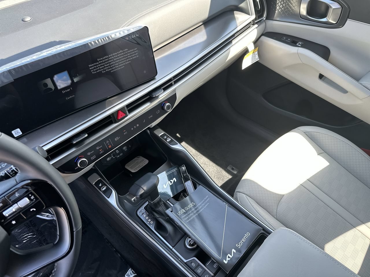 New 2026 Kia Sorento S w/ S Panoramic Sunroof Package FWD image 11