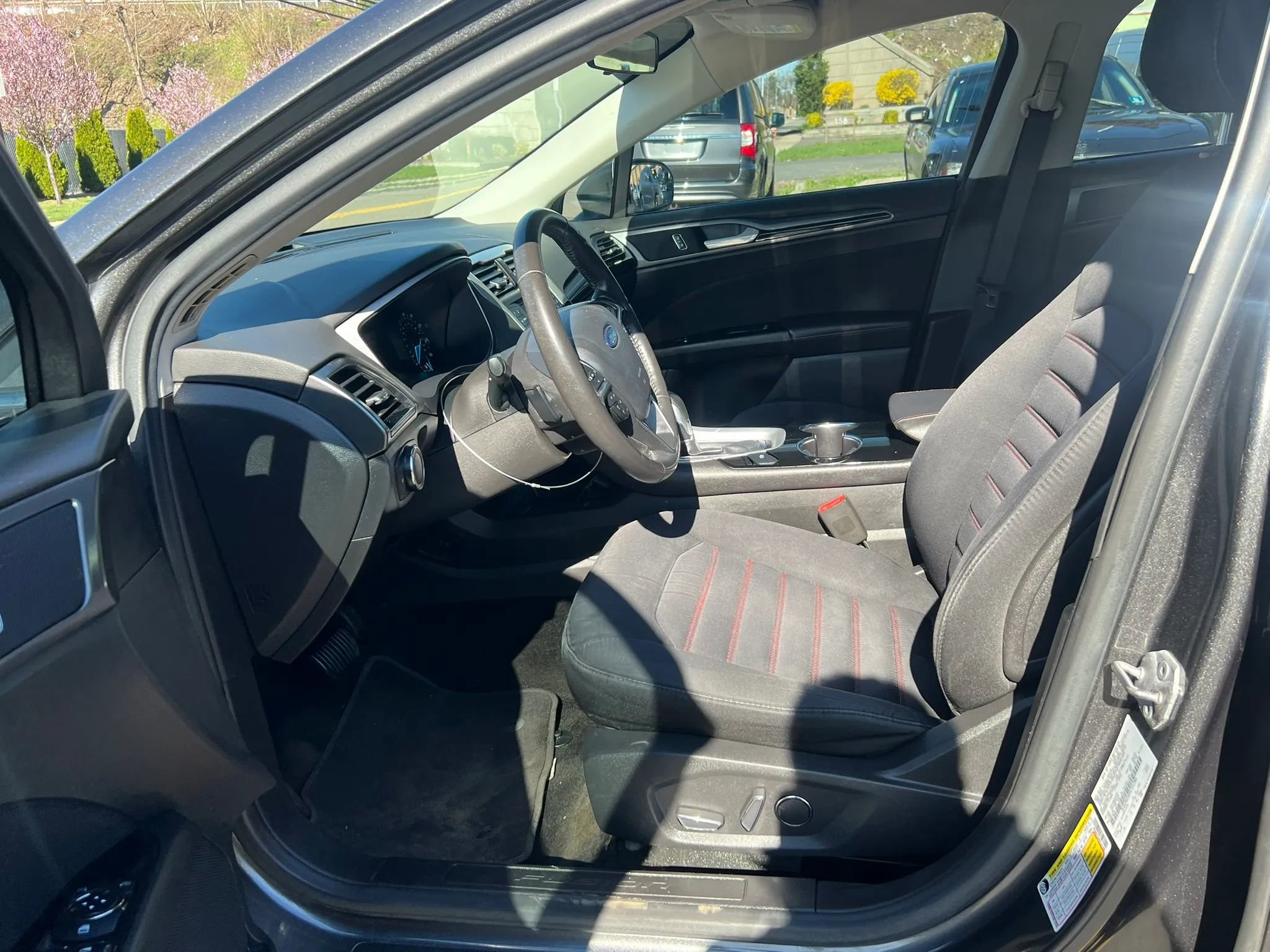 Used 2015 Ford Fusion SE w/ Equipment Group 201A AWD/4WD image 27