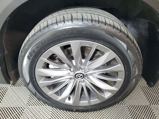 Certified 2024 MAZDA CX-90 Plug-In Hybrid w/ Preferred AWD/4WD image 11