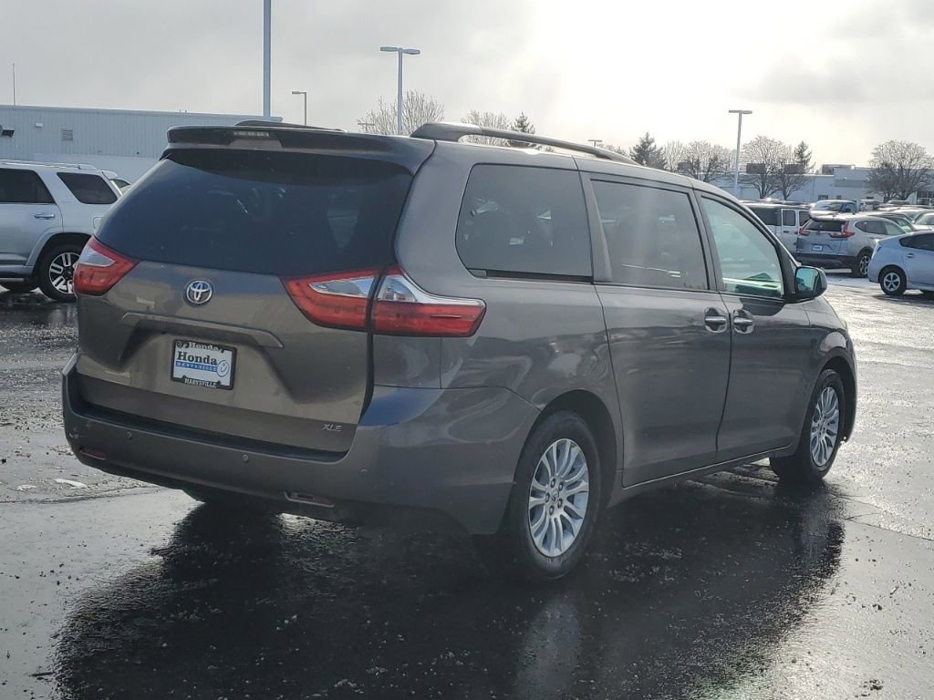 Used 2015 Toyota Sienna XLE image 7