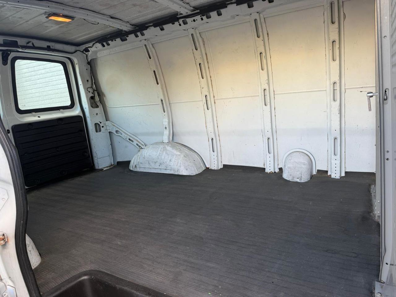 Used 2005 Chevrolet Express 2500 2500 135 WB RWD image 15