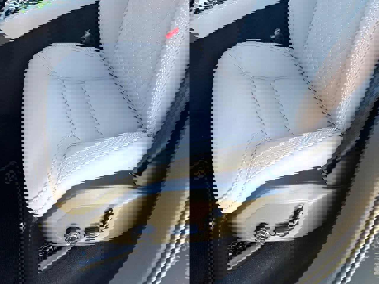 New 2026 Volvo XC90 B6 Plus image 28