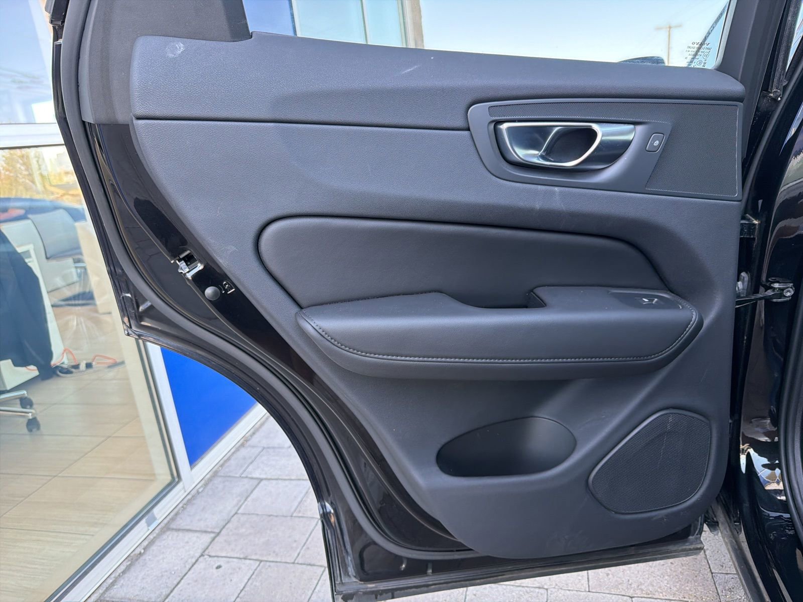 Used 2025 Volvo XC60 B5 Plus AWD/4WD image 21