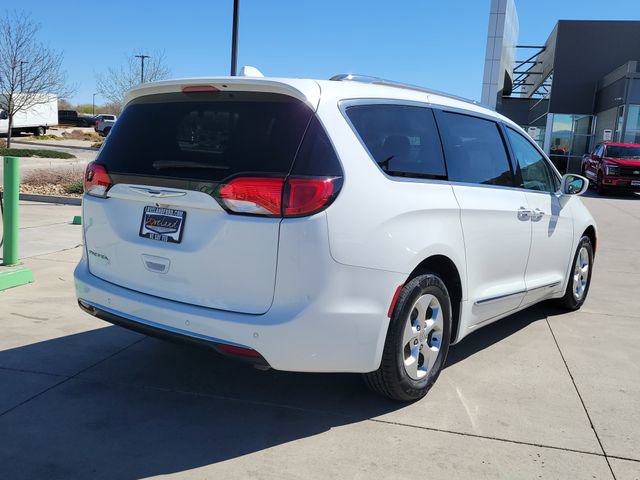 Used 2017 Chrysler Pacifica Touring-L Plus image 3