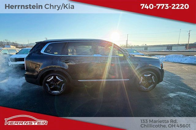 Used 2024 Kia Telluride EX w/ EX Captain's Chair Package image 29