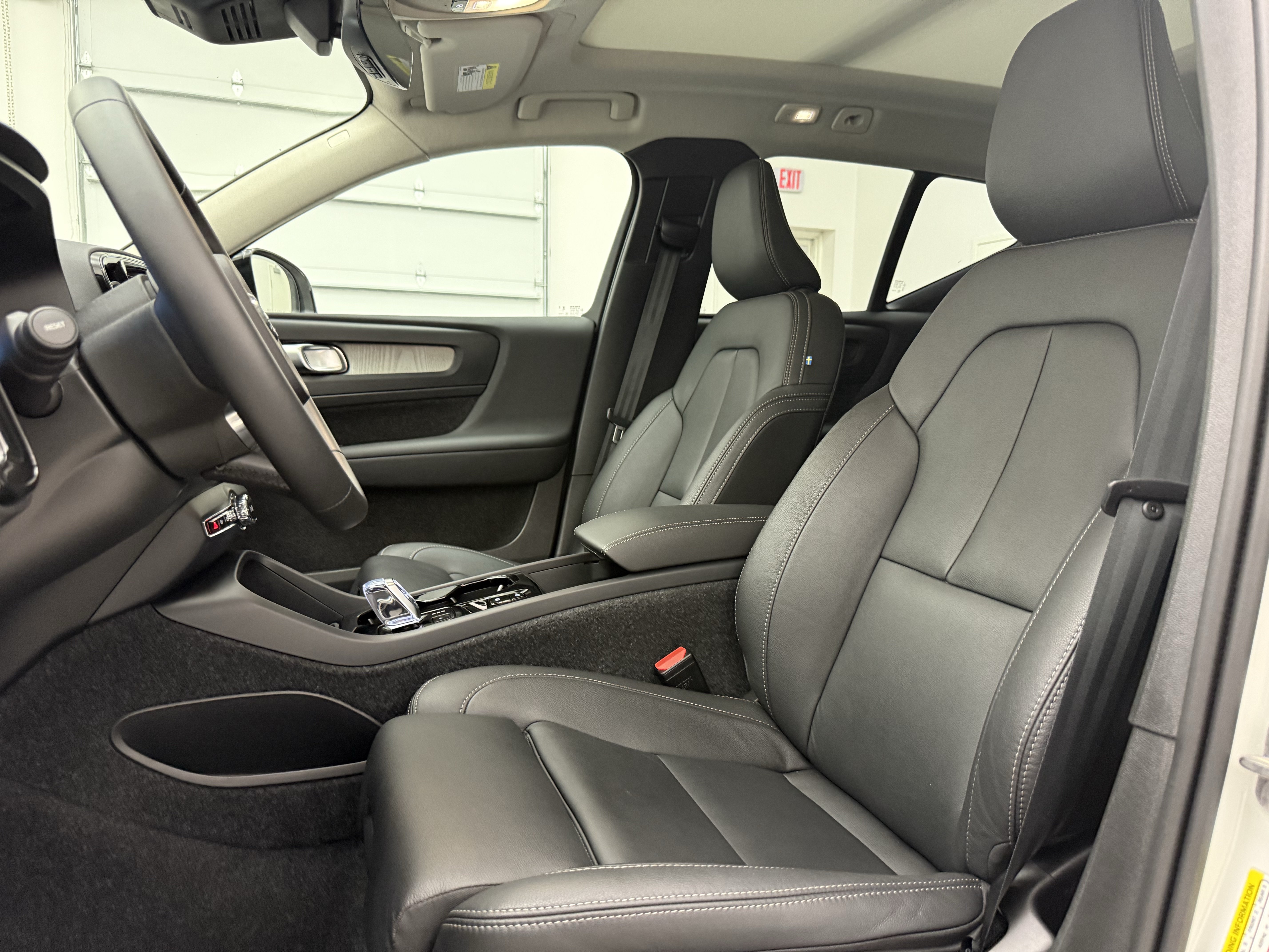 Certified 2026 Volvo XC40 B5 Plus AWD/4WD image 18