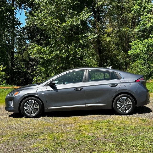 Used 2020 Hyundai Ioniq SEL FWD image 6