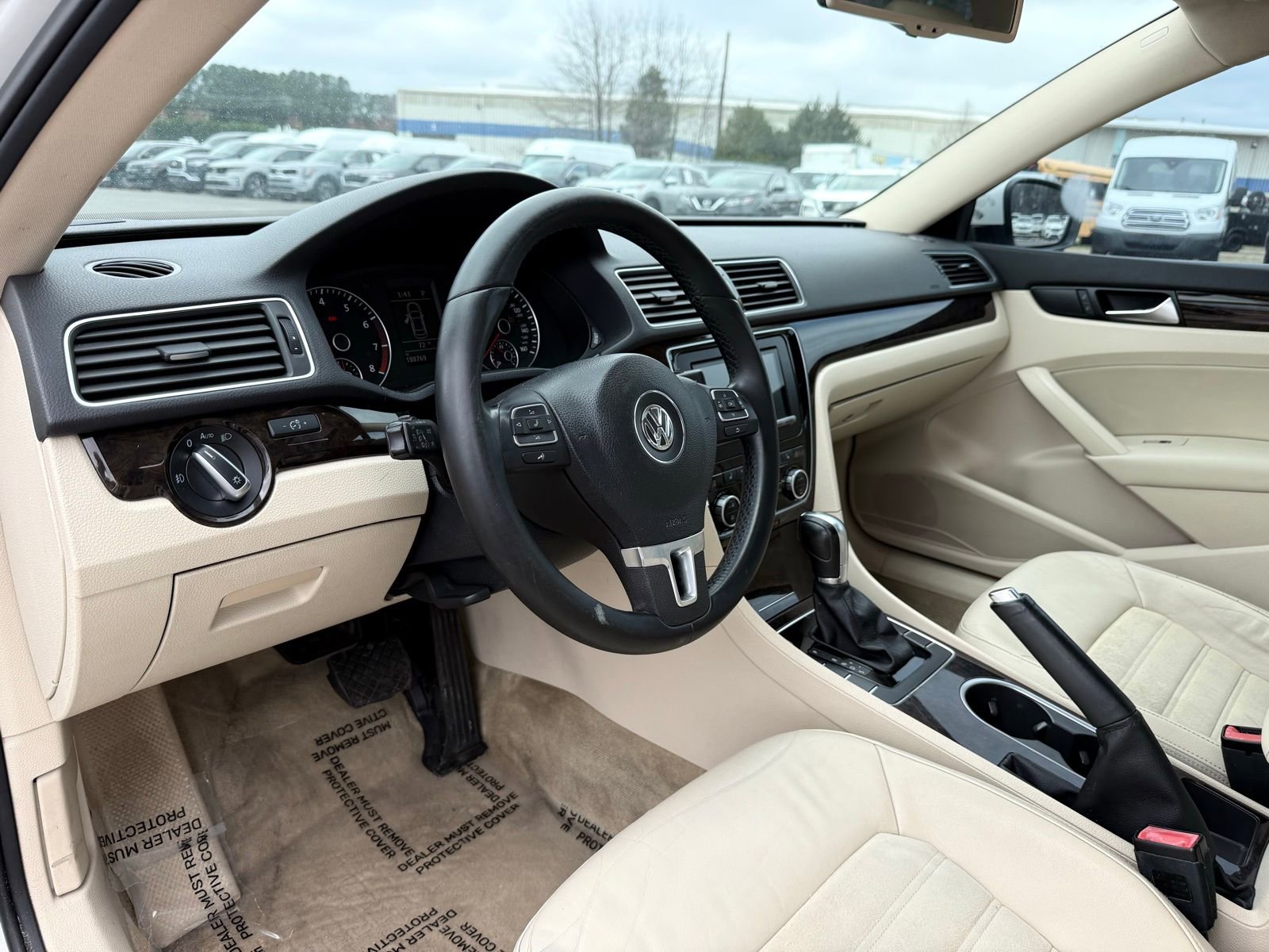 Used 2014 Volkswagen Passat 1.8T SEL Premium image 19