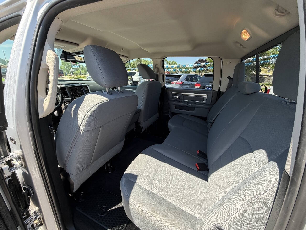 Used 2017 RAM 1500 Classic SLT w/ SLT Plus D←cor Group AWD/4WD image 12