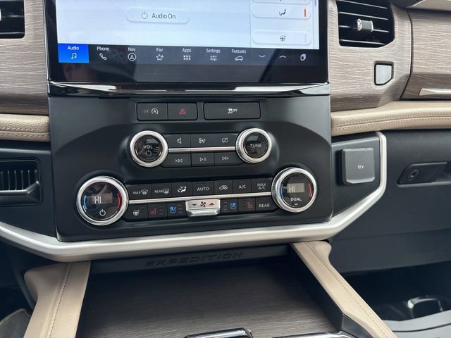 Used 2024 Ford Expedition Limited image 24