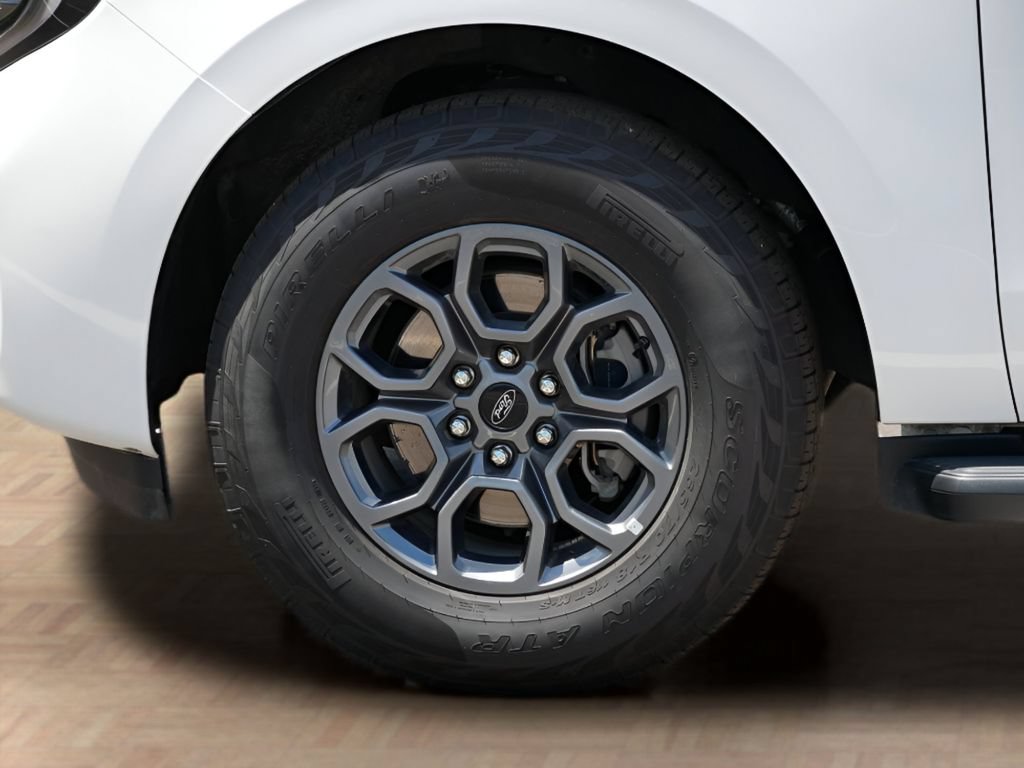 Used 2025 Ford Expedition Active AWD/4WD image 9