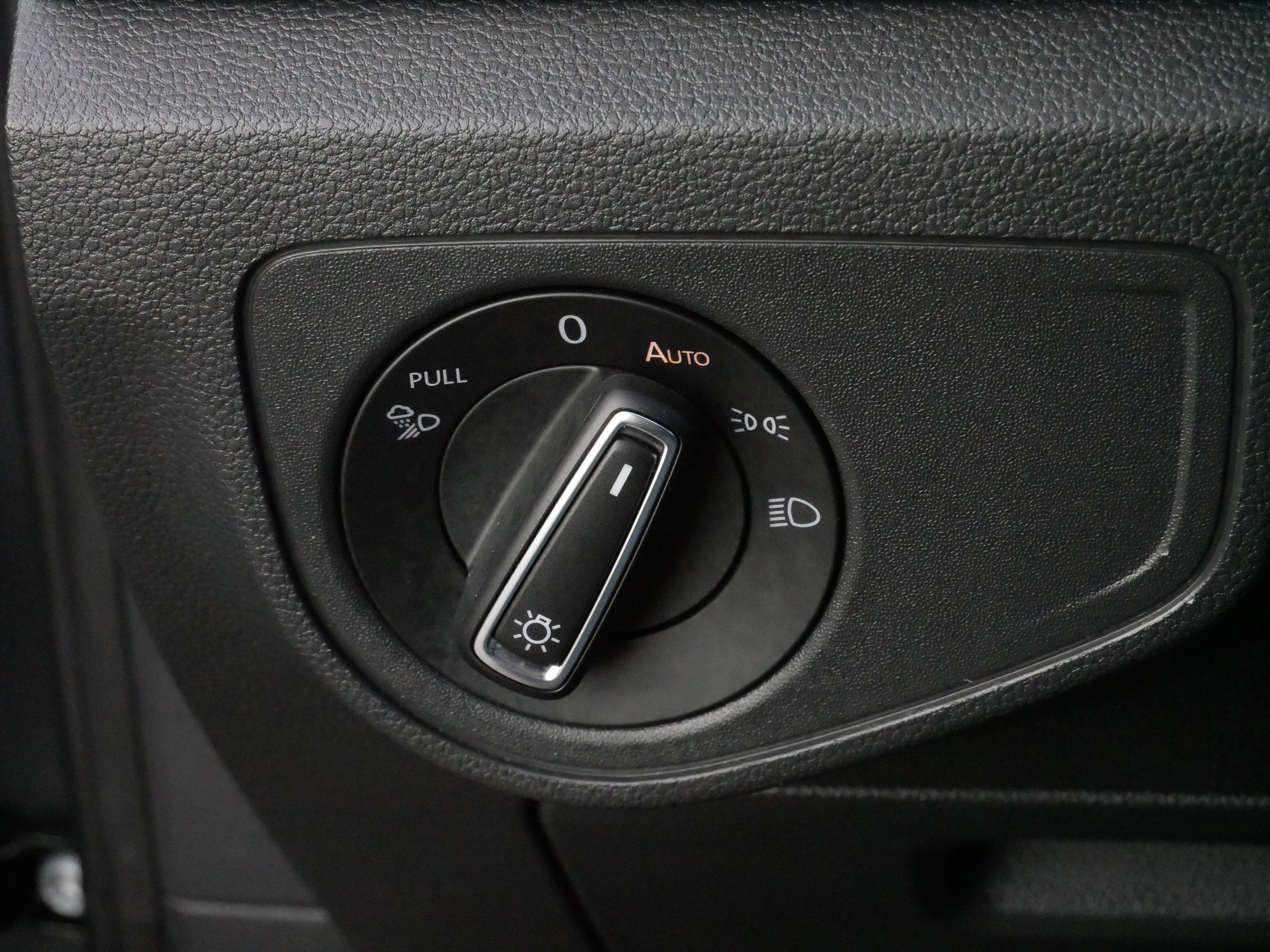 Certified 2023 Volkswagen Atlas Cross Sport SE image 27