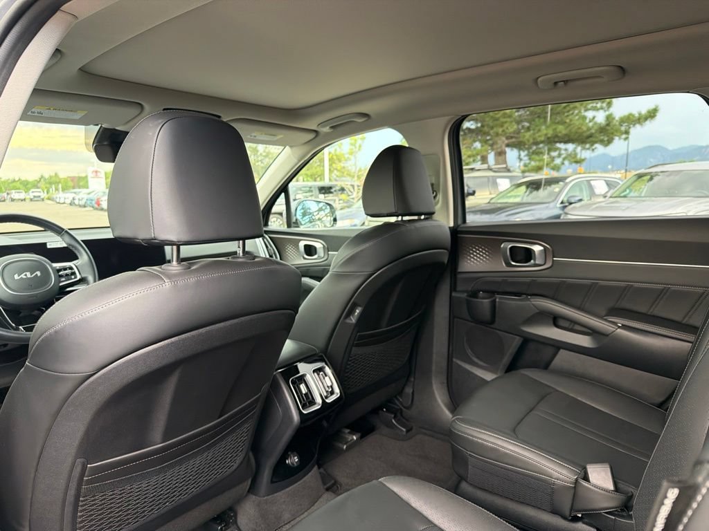 Used 2025 Kia Sorento SX FWD image 21