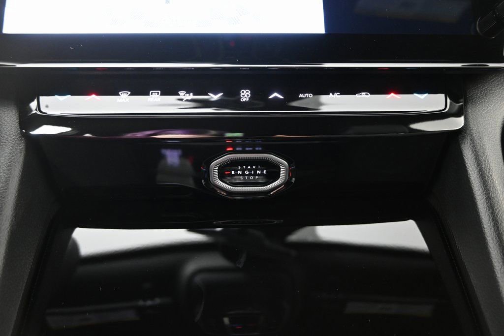 New 2026 Jeep Grand Cherokee Laredo image 28